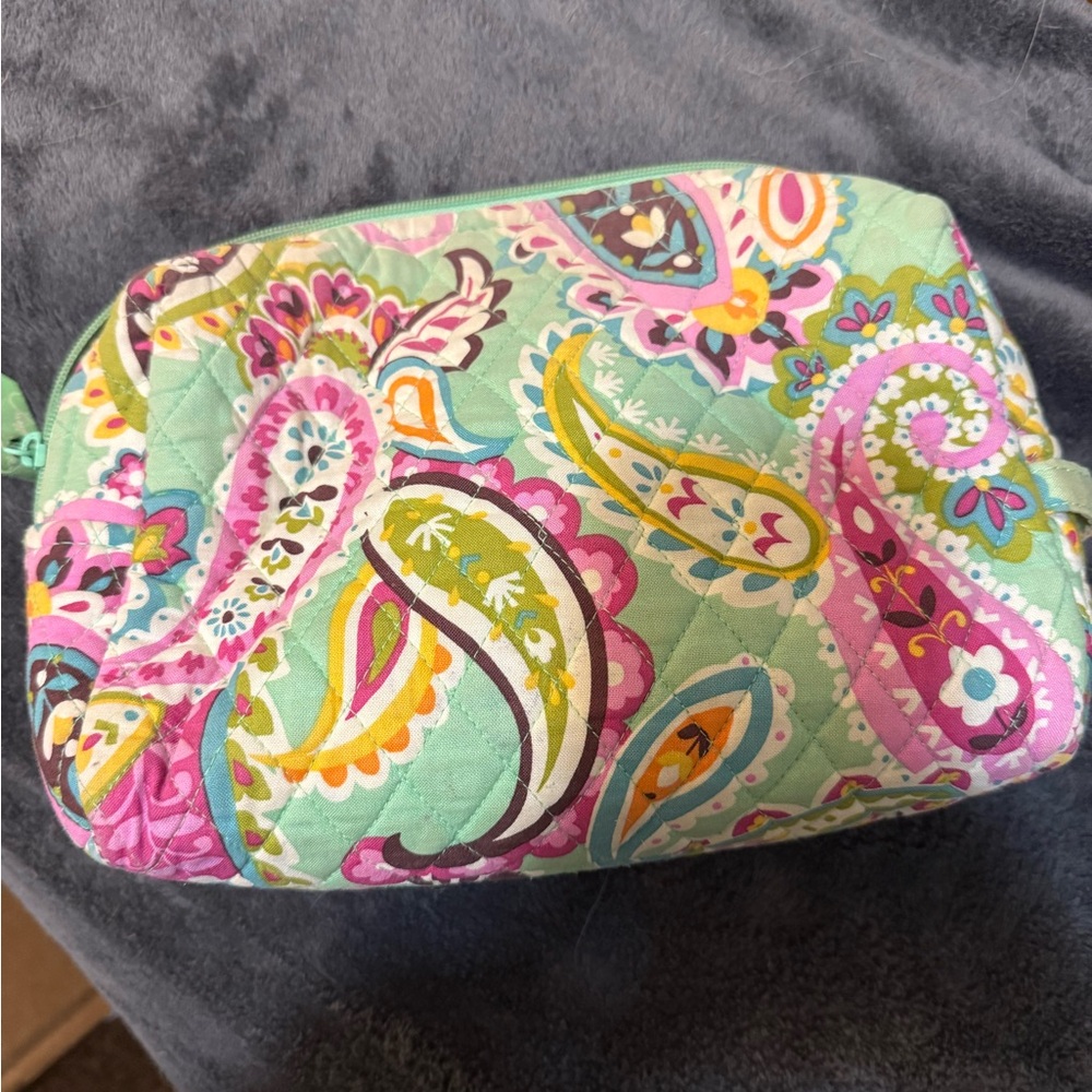 Vera Bradley Vibrant Paisley Quilted Women's cosmetic Bag